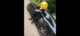 Glücklicher Führerschein-Absolvent 78